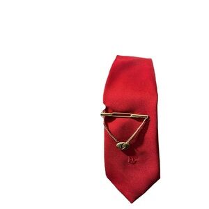 Vtg Anson Gold Tone Bar with Chain & Oval Pendant with Engraved Vortex Tie Clip